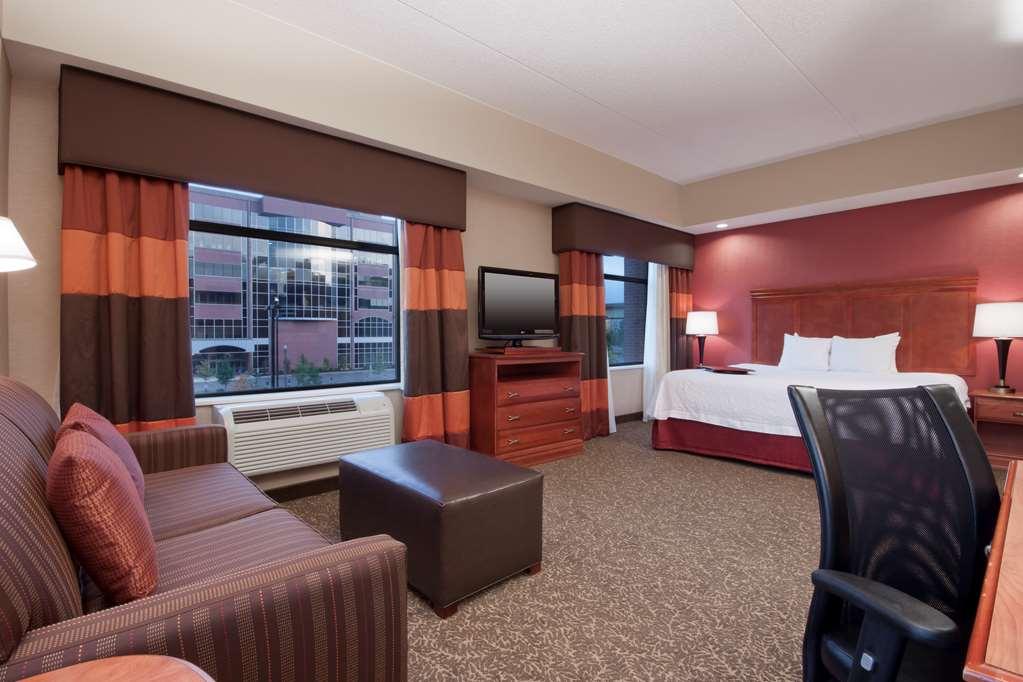Hampton Inn & Suites Pittsburgh Downtown Bilik gambar